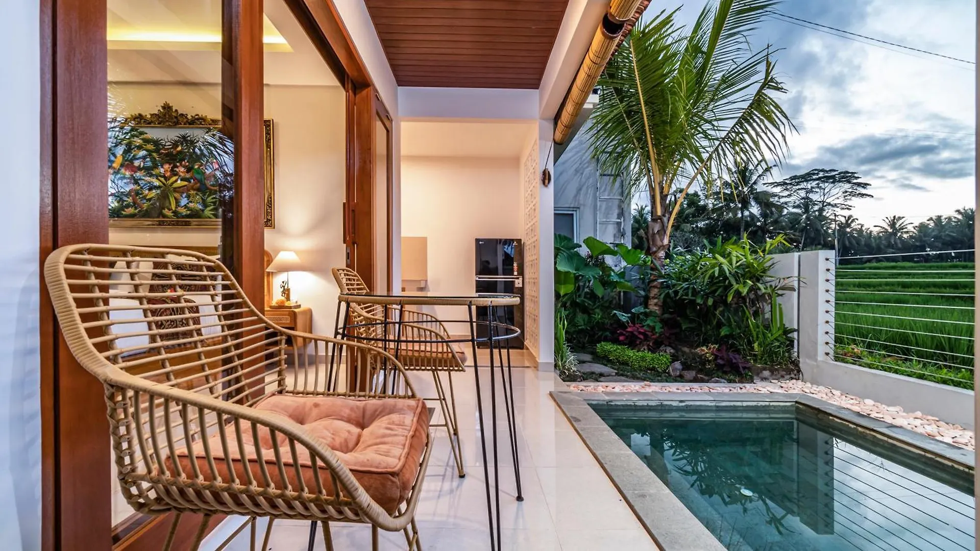Putih Dcarik Ubud 3*,