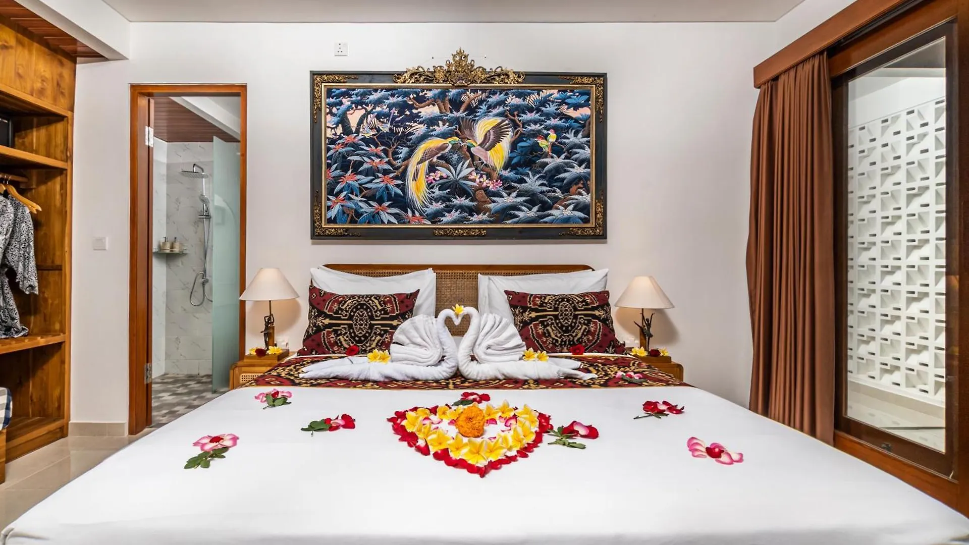 Putih Dcarik Ubud